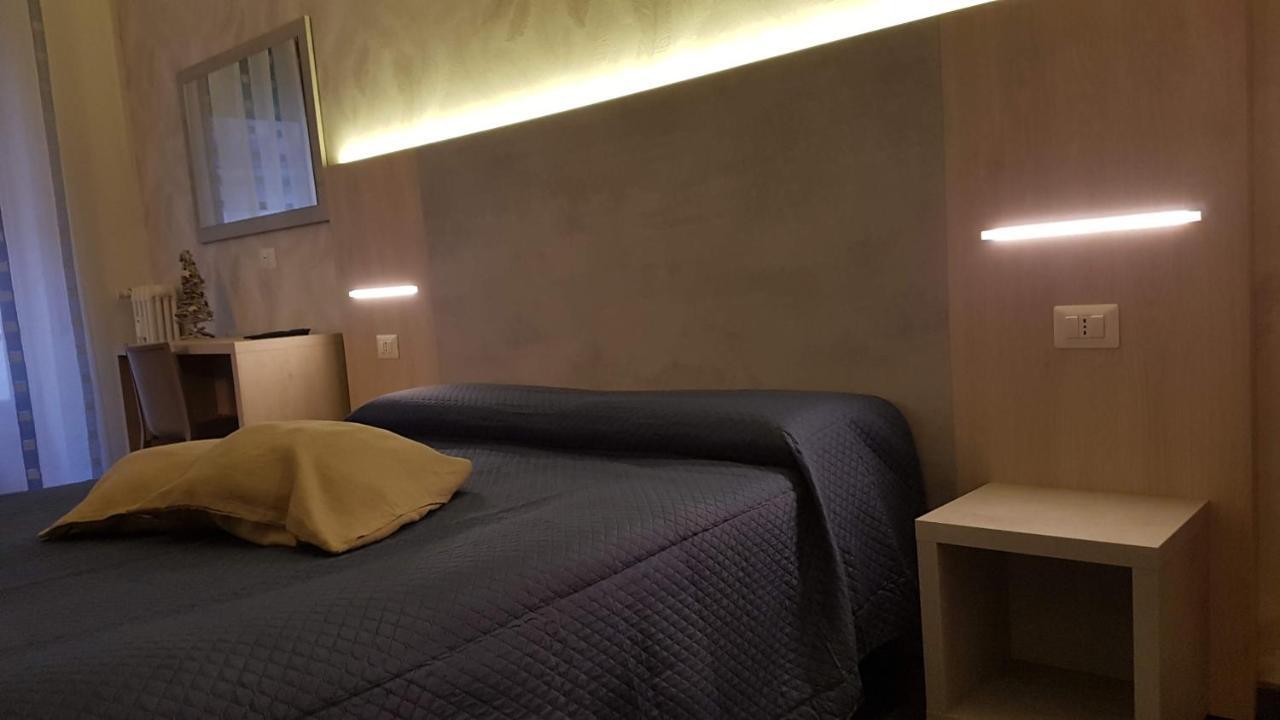 Domus Roma Ξενοδοχείο Εξωτερικό φωτογραφία